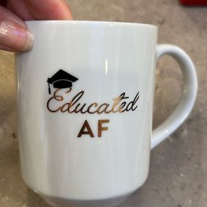 NWT Graduate 👩‍🎓 mug with cute sentiment on each side (great gift idea!) 🎁